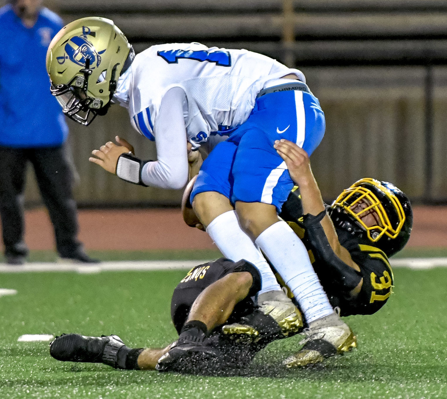 101521 CI Cabrillo football 08.JPG